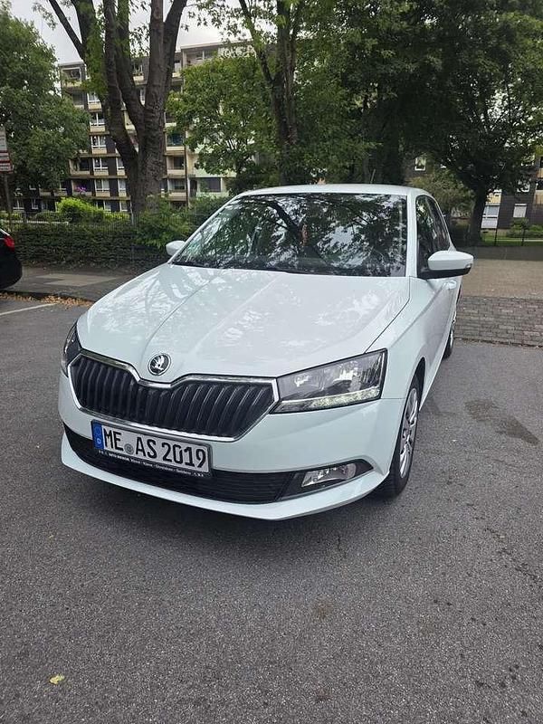 Weiß Gebraucht 2006 Skoda Fabia Kleinwagen | 9.099 € - Bild 1/4