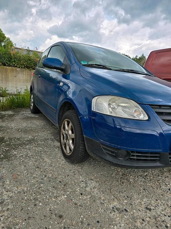Usata VW Fox 75 CV (55 kW) 2005 Blu Utilitaria