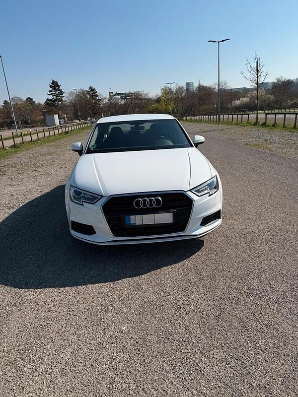 Gebraucht Audi A3 150 PS (110 kW) 2020 Weiß Limousine