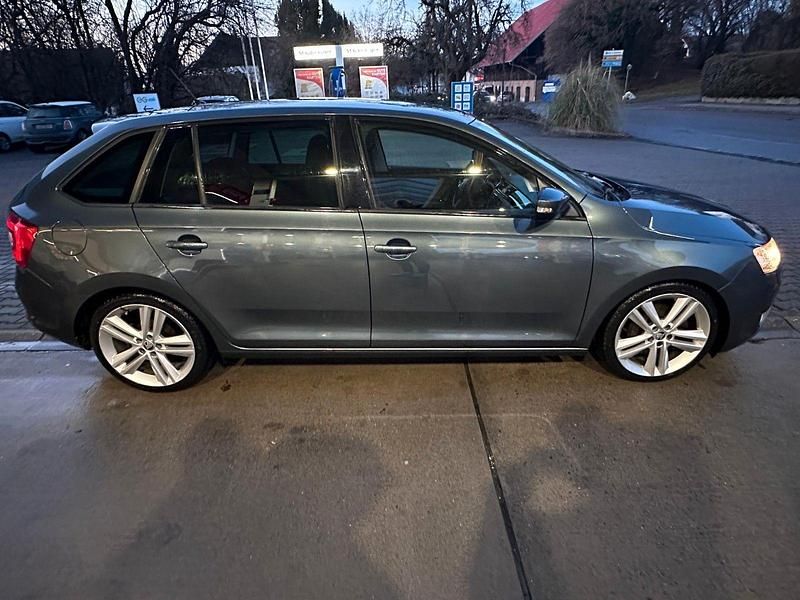 Grau Gebraucht 2017 Skoda Rapid Ambition Limousine | 9.700 € (Fairer Preis) - Bild 1/4