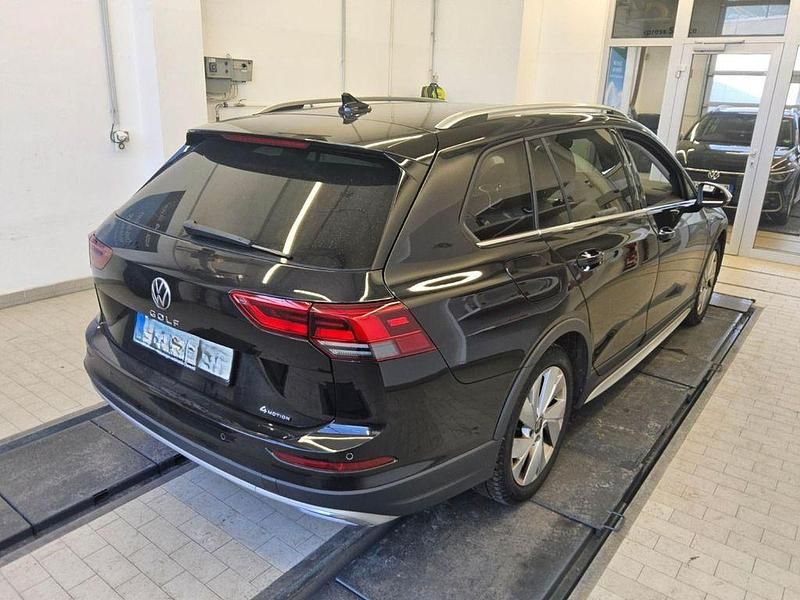 Gebraucht VW Golf Alltrack 200 PS (147 kW) 2023 Deep black perleffekt Kombi