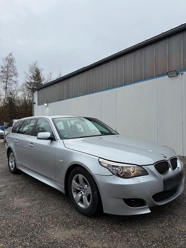 Gebraucht BMW 525 200 PS (147 kW) 2008 Silber Kombi