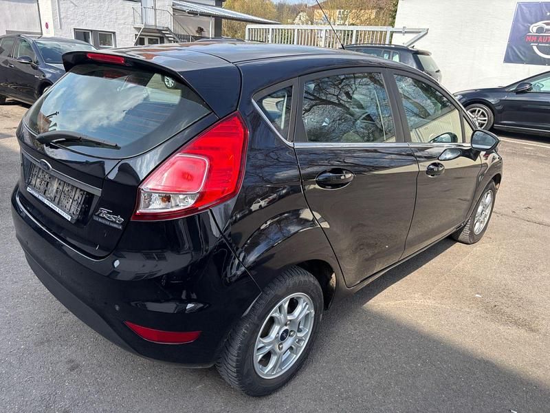 Gebraucht Ford Fiesta Titanium 101 PS (74 kW) 2015 Schwarz Limousine