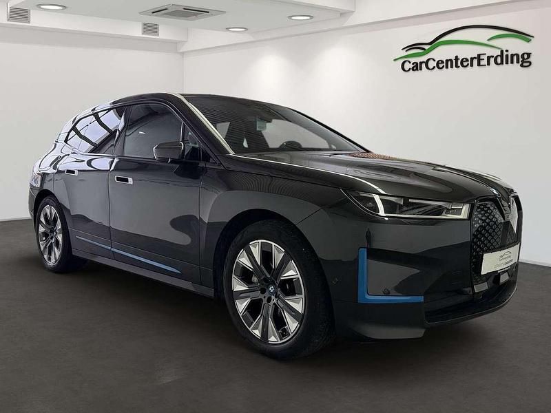 Gebraucht BMW iX 239 kW (326 PS) 2022 Sophistograu brillanteffekt SUV