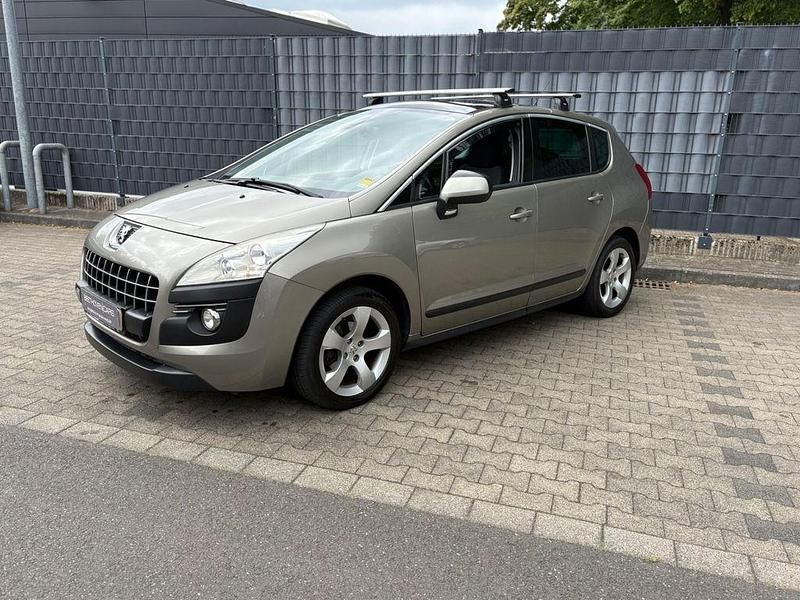 Grau Gebraucht 2012 Peugeot 3008 Active Limousine | 4.500 € (Fairer Preis) - Bild 1/4