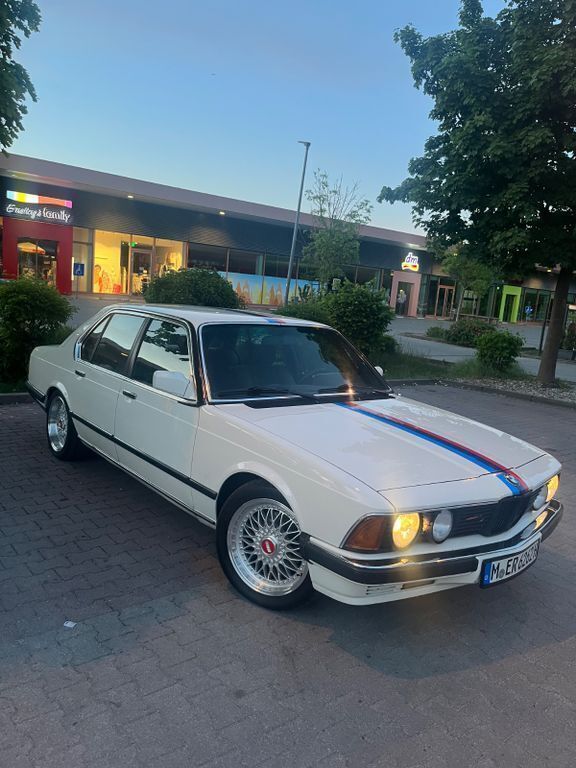 Weiß Gebraucht 1983 BMW 735 Sport Line Limousine | 22.950 € - Bild 1/4