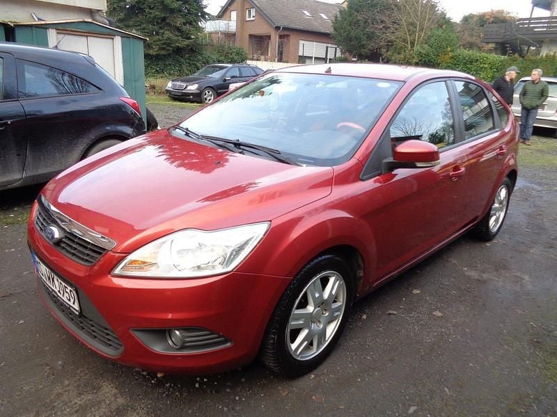 Gebraucht Ford Focus 100 PS (73 kW) 2008 Rot Limousine