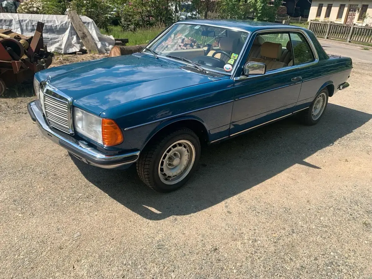 Gebraucht Mercedes 230 109 PS (80 kW) 1979 Blau Coupé