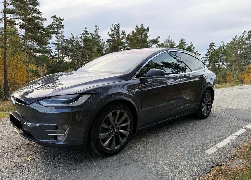 Grau Gebraucht 2017 Tesla Model X SUV | 21.600 € (Superpreis) - Bild 1/4