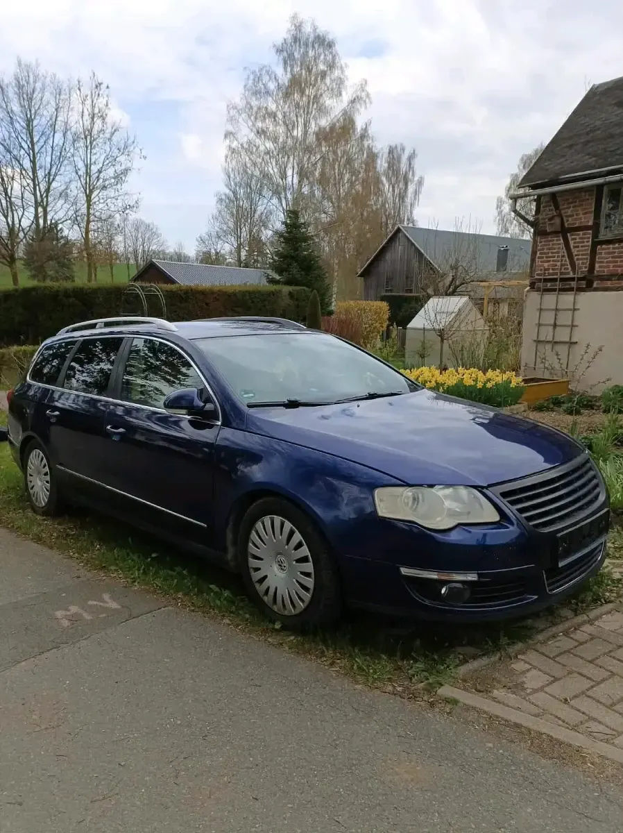 Gebraucht VW Passat 140 PS (102 kW) 2005 Blau Kombi