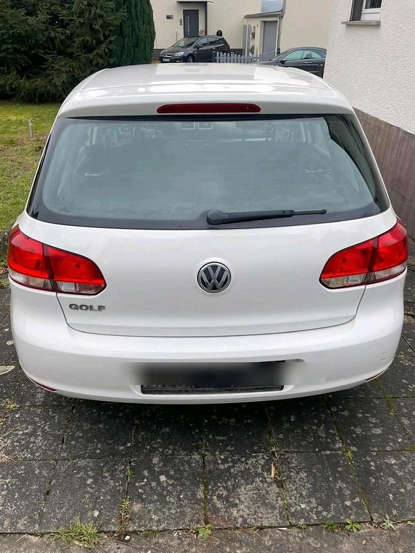 Gebraucht VW Golf VI 86 PS (63 kW) 2012 Weiß Kleinwagen