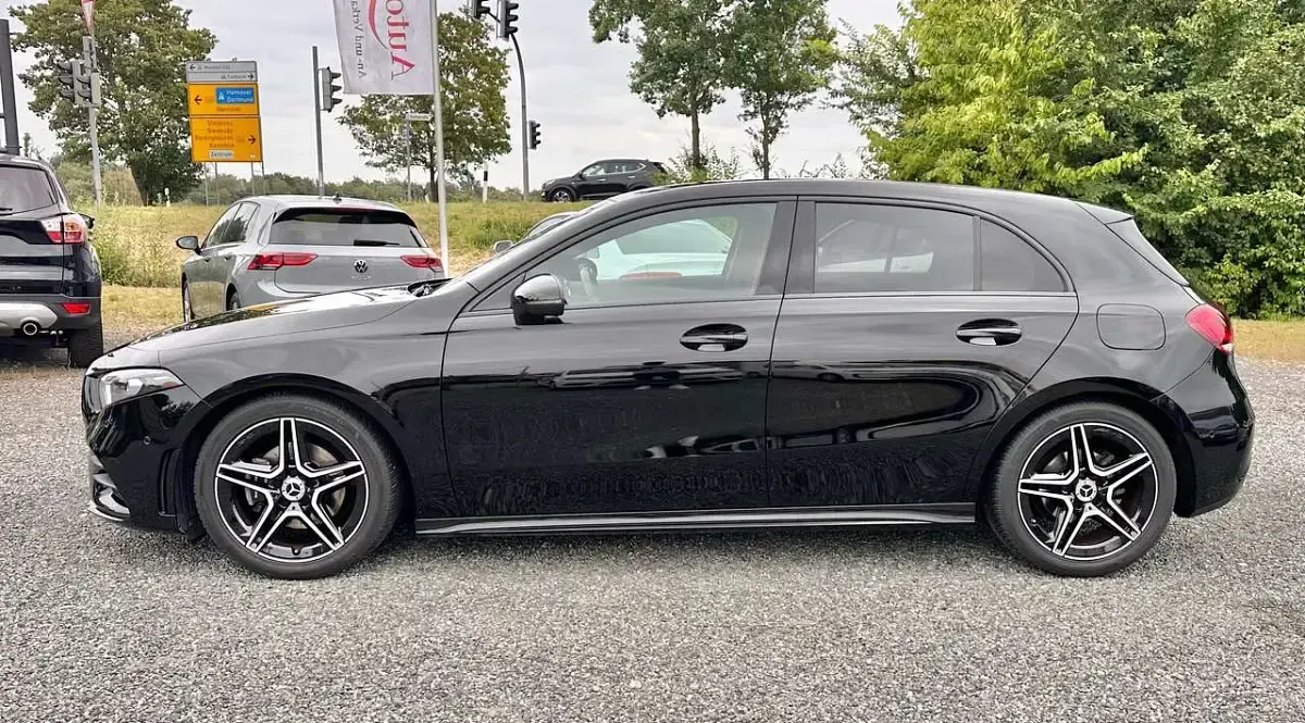 Gebraucht Mercedes A160 AMG line 109 PS (80 kW) 2020 Nachtschwarz  unilack Kleinwagen