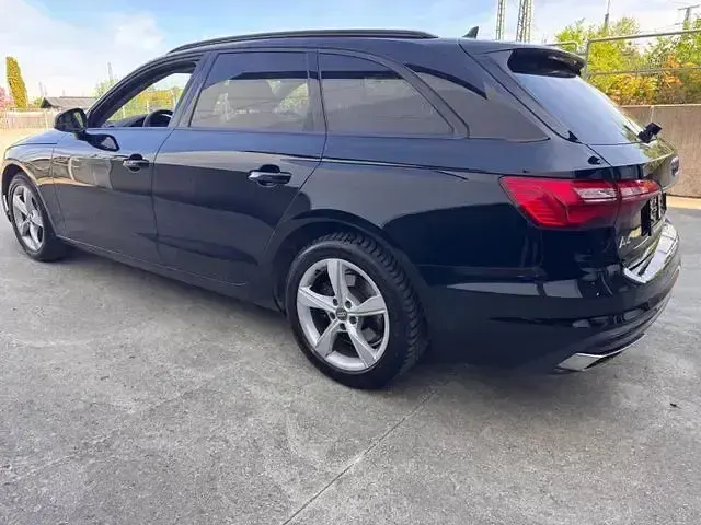 Gebraucht Audi A4 S-Line 204 PS (150 kW) 2023 Schwarz Kombi