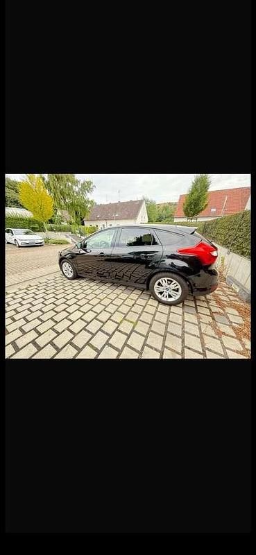 Gebraucht Ford Focus Ambiente 105 PS (77 kW) 2011 Limousine