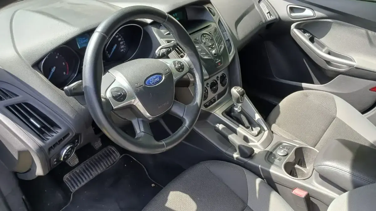 Gebraucht Ford Focus Trend 116 PS (85 kW) 2014 Pantherschwarz Kombi