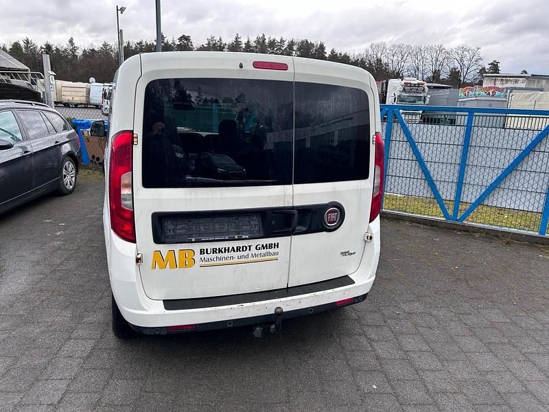Gebraucht Fiat Doblò 135 PS (99 kW) 2015 Weiß Van / Kleinbus