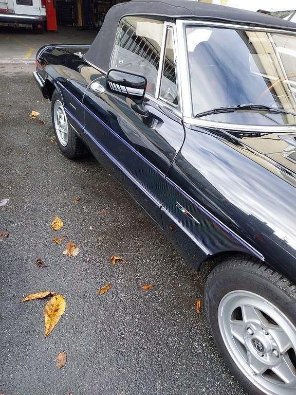 Gebraucht Alfa Romeo Spider 116 PS (85 kW) 1986 Schwarz Cabrio