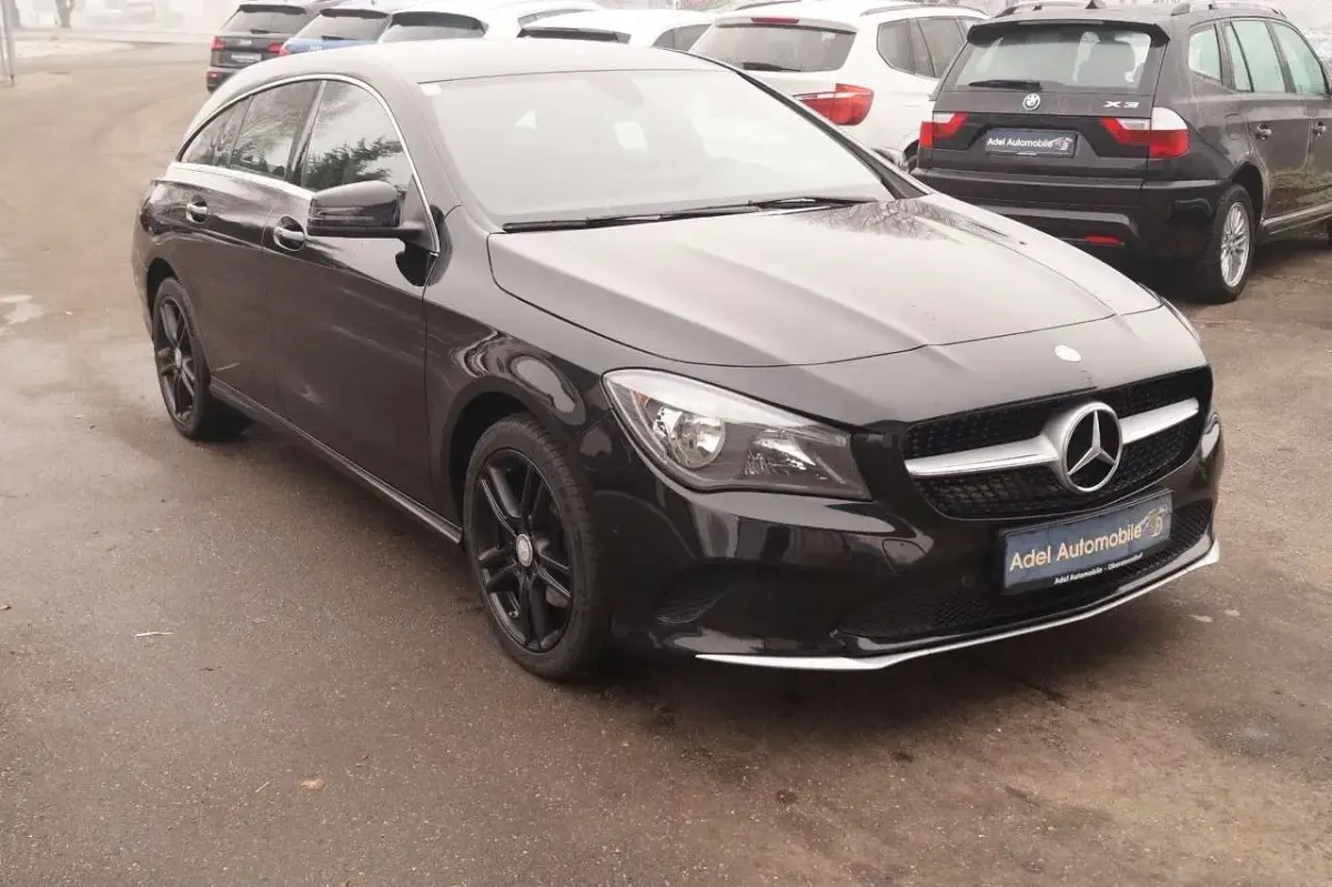 Gebraucht Mercedes CLA200 136 PS (100 kW) 2018 Nachtschwarz  unilack Kombi