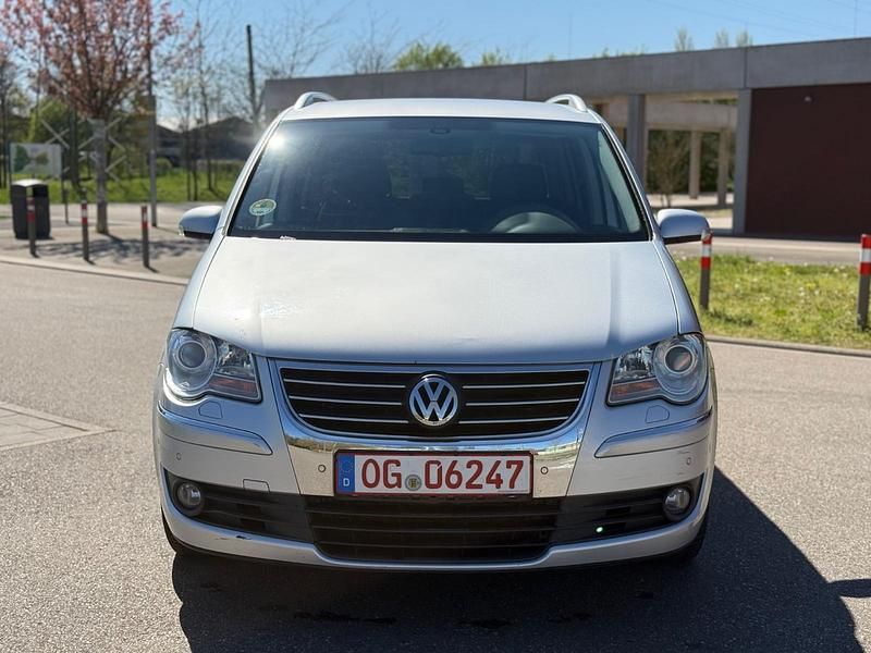 Second-hand VW Touran 2008 Argintiu Monovolum