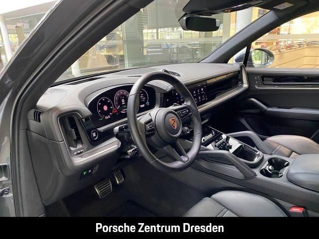Gebraucht Porsche Cayenne 520 PS (382 kW) 2024 Quarzitgraumetallic (metallic) SUV