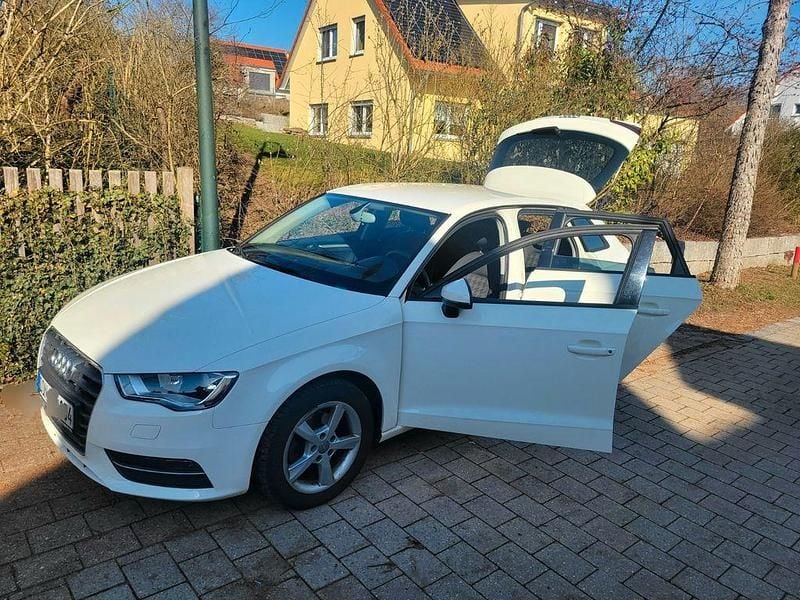 Gebraucht Audi A3 Ambiente 105 PS (77 kW) 2013 Weiß Limousine