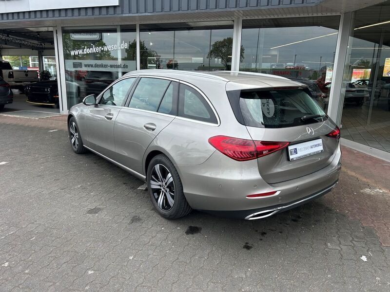 Gebraucht Mercedes C180 Avantgarde 170 PS (125 kW) 2024 Silver metallic Kombi