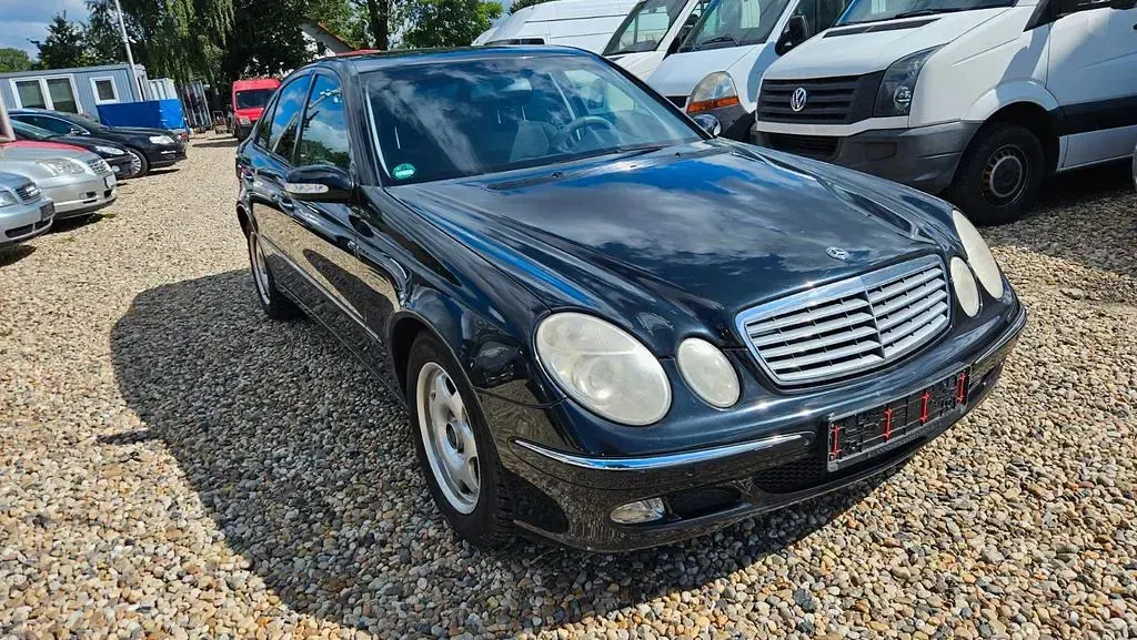Gebraucht Mercedes E240 Elegance 177 PS (130 kW) 2003 Schwarz Limousine