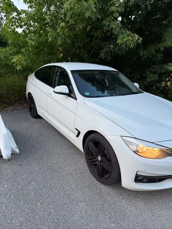 Gebraucht BMW 320 184 PS (135 kW) 2014 Weiß Limousine