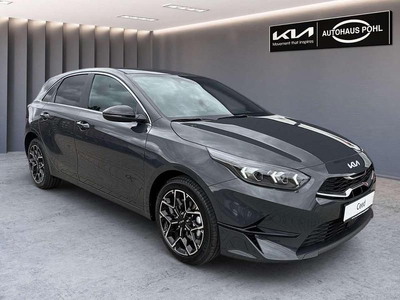 (h8g) pentametal Neu 2025 Kia Ceed 4 Limousine | 28.950 € (Etwas zu teuer) - Bild 1/4