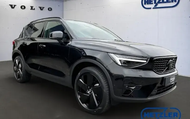 Gebraucht Volvo XC40 Plus 197 PS (144 kW) 2026 Schwarz SUV