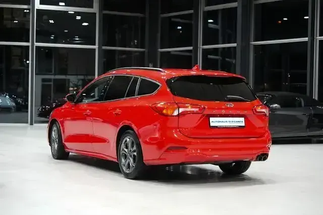 Second-hand Ford Focus ST-Line 182 CP (133 kW) 2019 Roșu Break