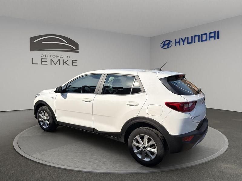 Gebraucht Kia Stonic Edition 7 84 PS (61 kW) 2021 Weiß SUV