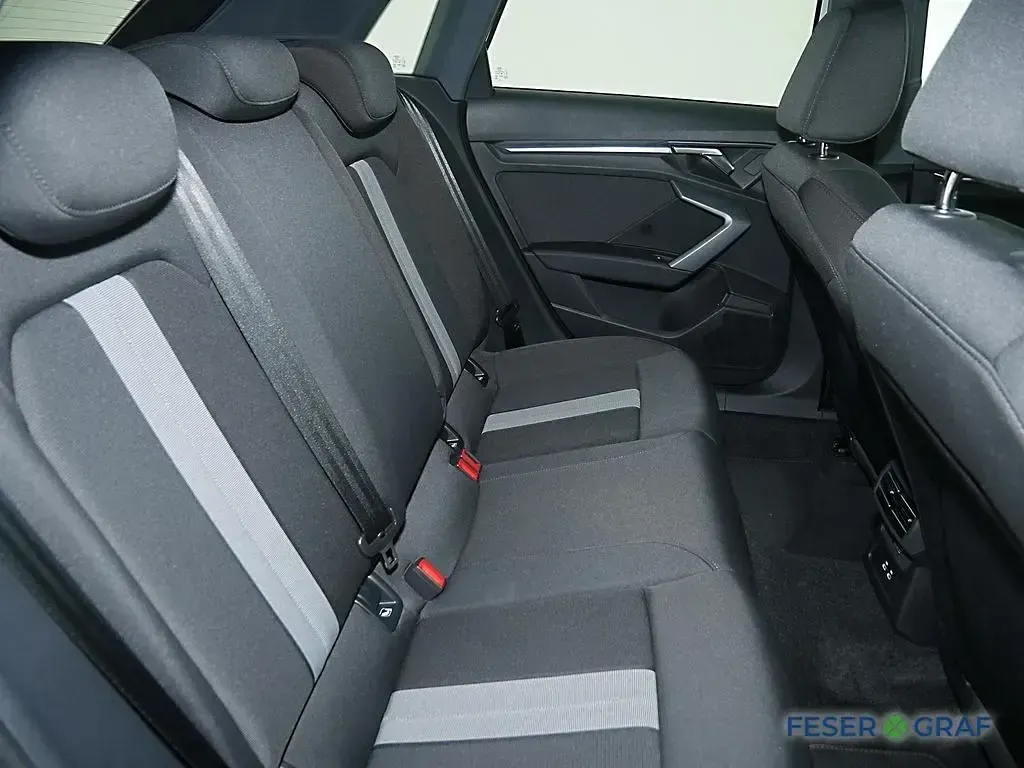 Gebraucht Audi A3 Ambiente 204 PS (150 kW) 2025 Gletscherweiß Limousine