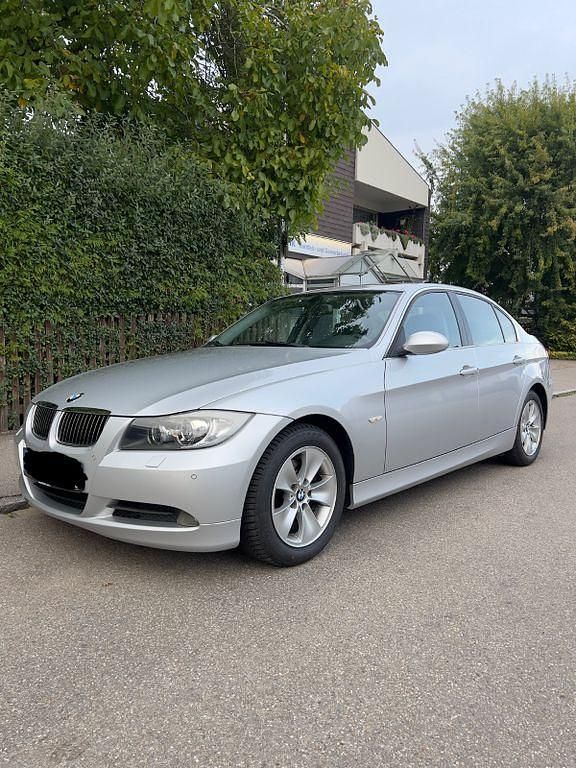 Silber Gebraucht 2005 BMW 325 Limousine | 3.500 € (Superpreis) - Bild 1/4
