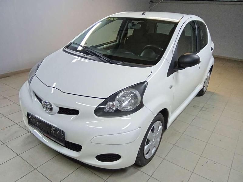 Weiß Gebraucht 2011 Toyota Aygo Basis Kleinwagen | 3.700 € (Fairer Preis) - Bild 1/4