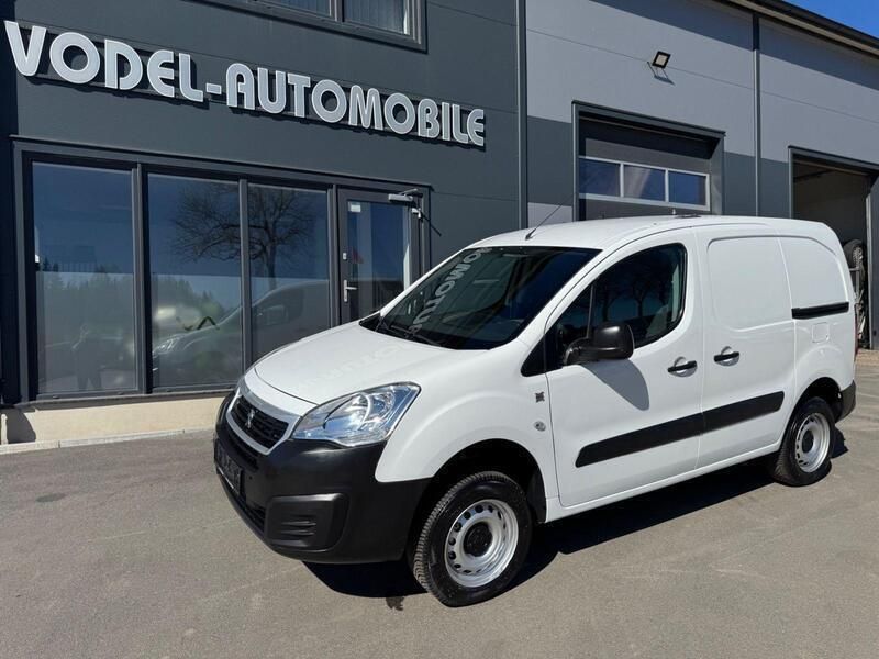 Weiß Gebraucht 2016 Peugeot Partner Comfort Van / Kleinbus | 7.980 € - Bild 1/4