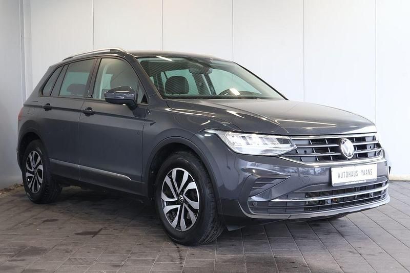 Gebraucht VW Tiguan Active 150 PS (110 kW) 2022 Grau SUV