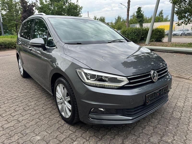 Gold Gebraucht 2018 VW Touran Van / Kleinbus | 17.490 € (Fairer Preis) - Bild 1/4