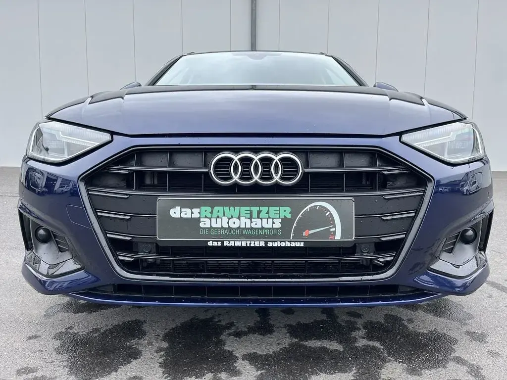Gebraucht Audi A4 Advanced Plus 204 PS (150 kW) 2022 Navarrablau Kombi