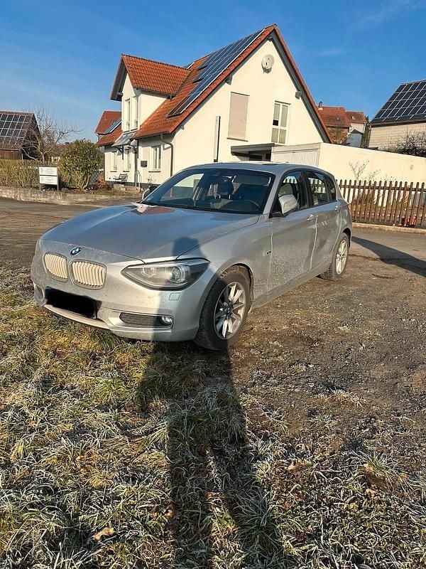 Silber Gebraucht 2014 BMW 118 Kleinwagen | 8.400 € (Guter Preis) - Bild 1/4