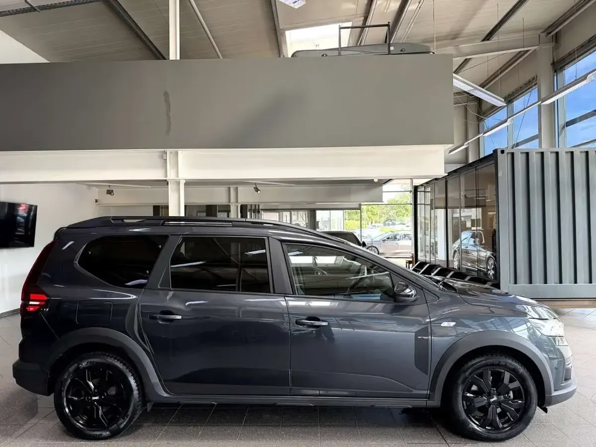 Gebraucht Dacia Jogger Extreme 110 PS (80 kW) 2023 Schiefergruen Van / Kleinbus
