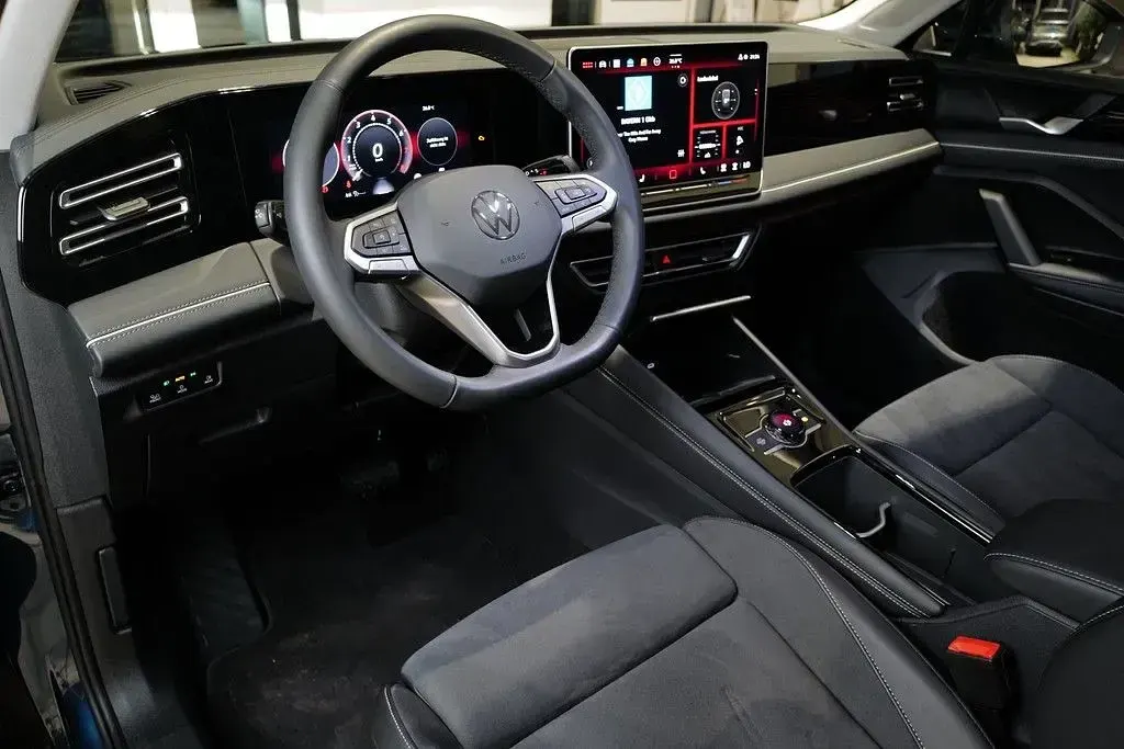 Gebraucht VW Tiguan Elegance 204 PS (150 kW) 2025 Nightshade blue metallic SUV