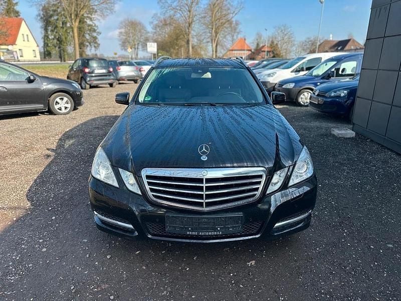 Gebraucht Mercedes E200 Avantgarde 184 PS (135 kW) 2012 Schwarz Kombi