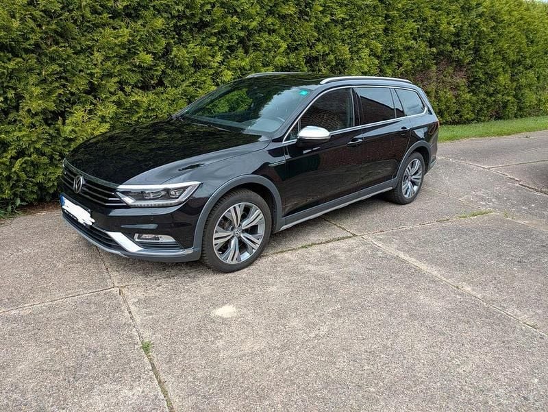 Schwarz Gebraucht 2019 VW Passat Alltrack Kombi | 24.800 € (Superpreis) - Bild 1/4
