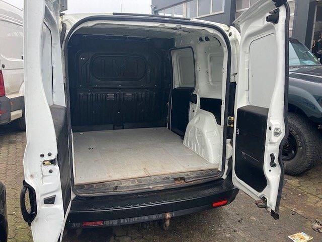 Second-hand Opel Combo 90 CP (66 kW) 2015 Alb Monovolum