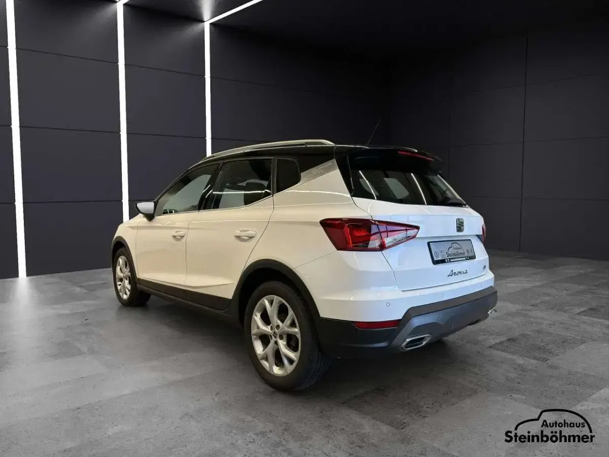 Gebraucht Seat Arona FR 110 PS (80 kW) 2024 Weiß (weiß) SUV