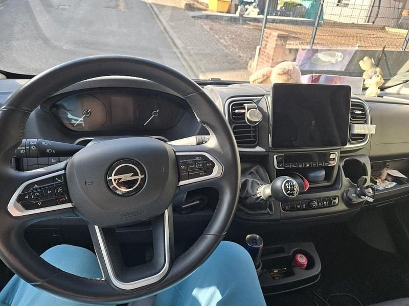 Weiß Gebraucht 2024 Opel Movano Van / Kleinbus | 19.999 € - Bild 1/4