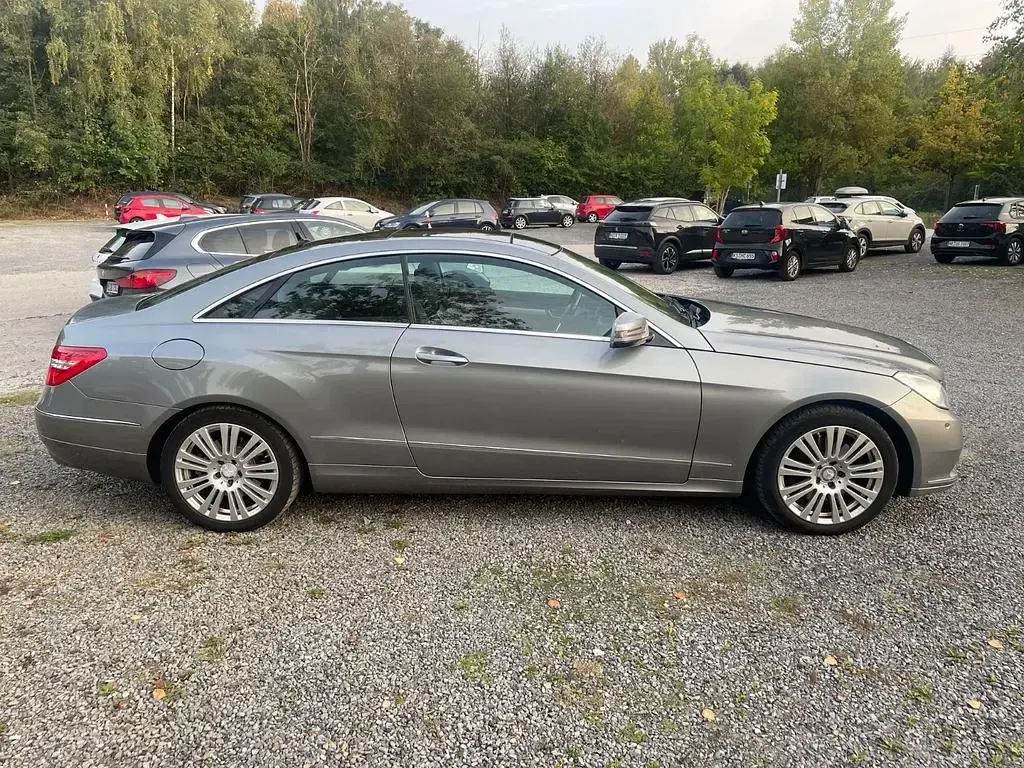 Gebraucht Mercedes E350 265 PS (194 kW) 2012 Grau Coupé