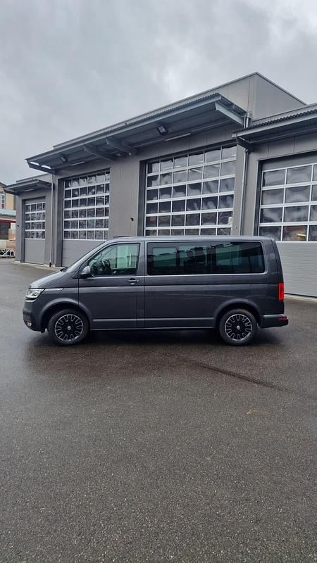 Używany VW Multivan Comfortline 204 KM (150 kW) 2022 Minivan