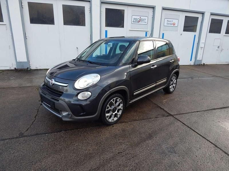 Colore esterno (moda grau) Gebraucht 2015 Fiat 500L Trekking Van / Kleinbus | 5.990 € (Guter Preis) - Bild 1/4